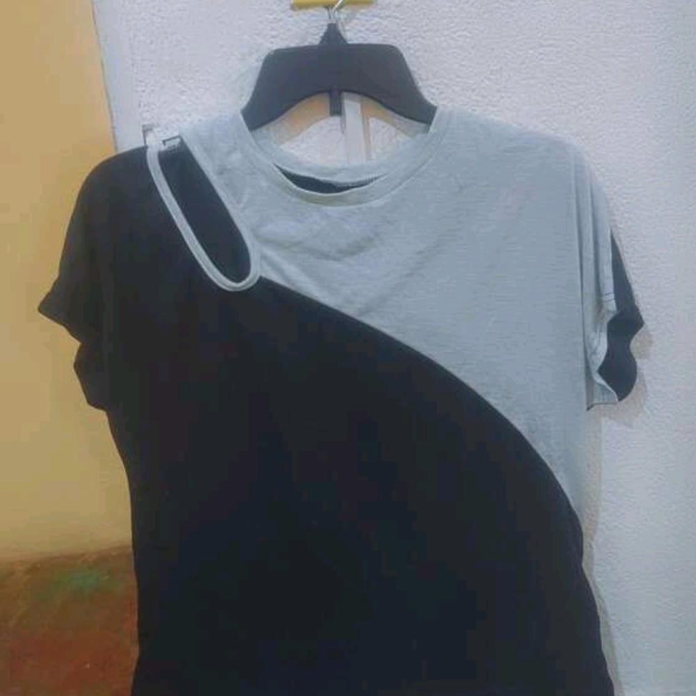 Chic Two-Tone Short Sleeve Tee